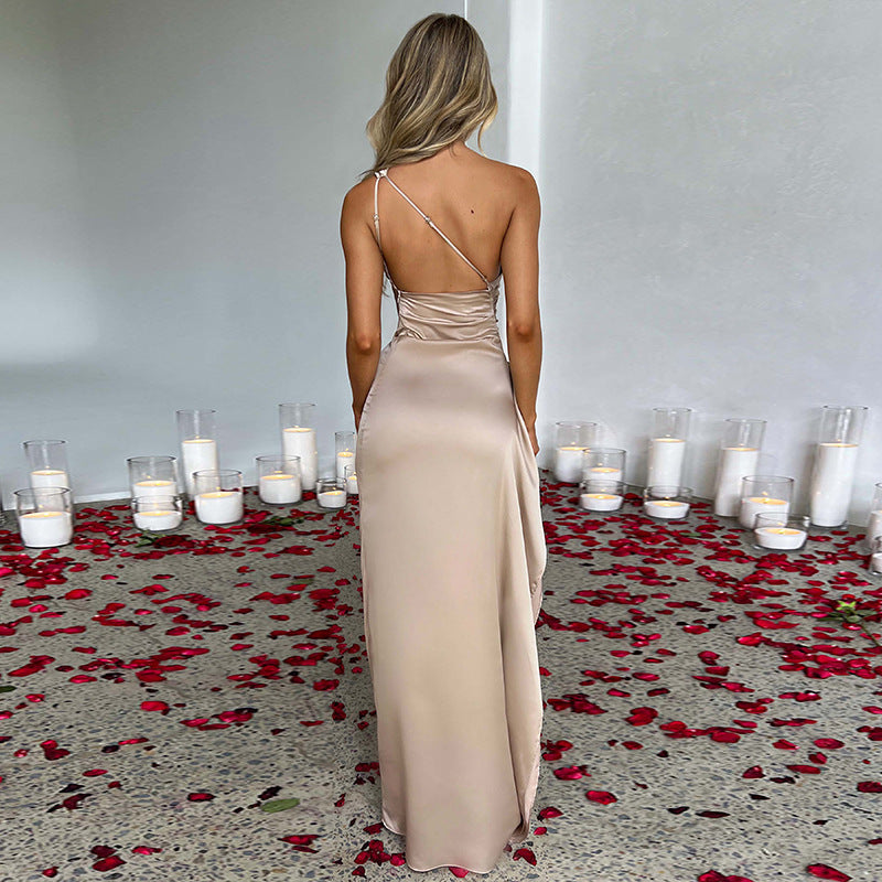 Robe d'été élégante et sexy à une épaule, dos nu, fendue, en satin ajustée de couleur unie pour femmes