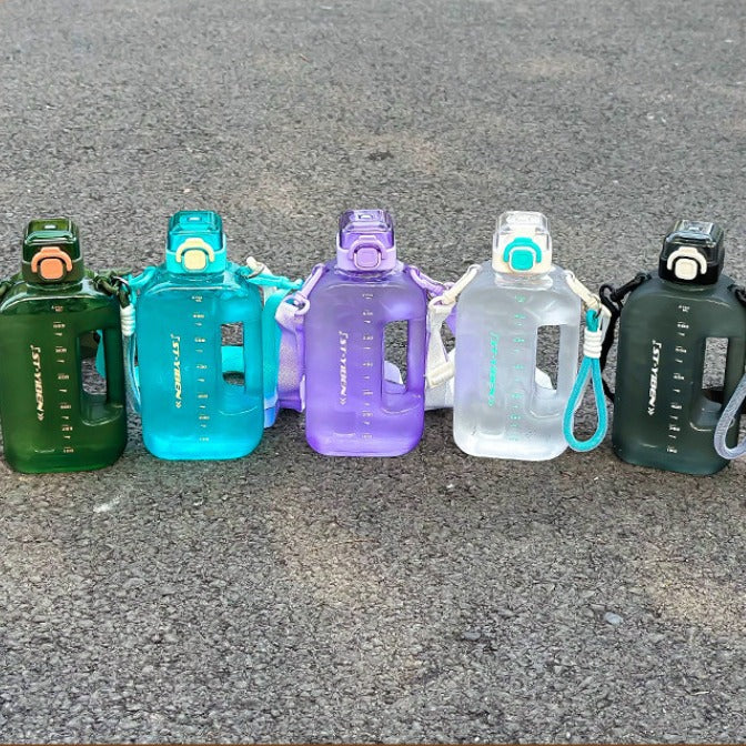 Grande capacité portable sport espace plastique tasse fille sangle paille tasse à boire milliard livres dopamine petit baril carré